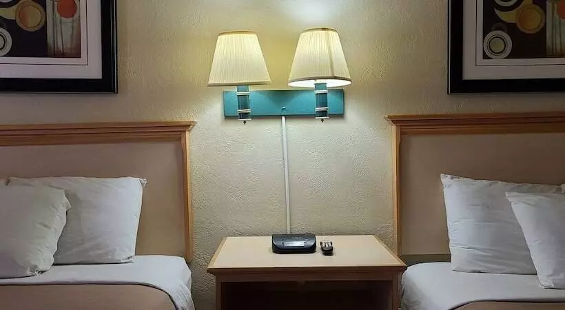 ２ダブルベッドのスタンダードルーム, Economy Inn