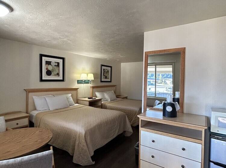 Номер Стандарт 2 Двуспальные Кровати, Economy Inn