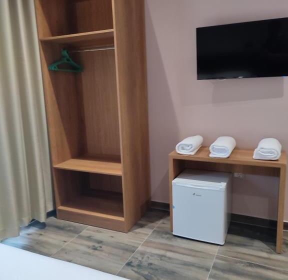 חדר סטנדרט לשלושה עם מרפסת, Salvadore