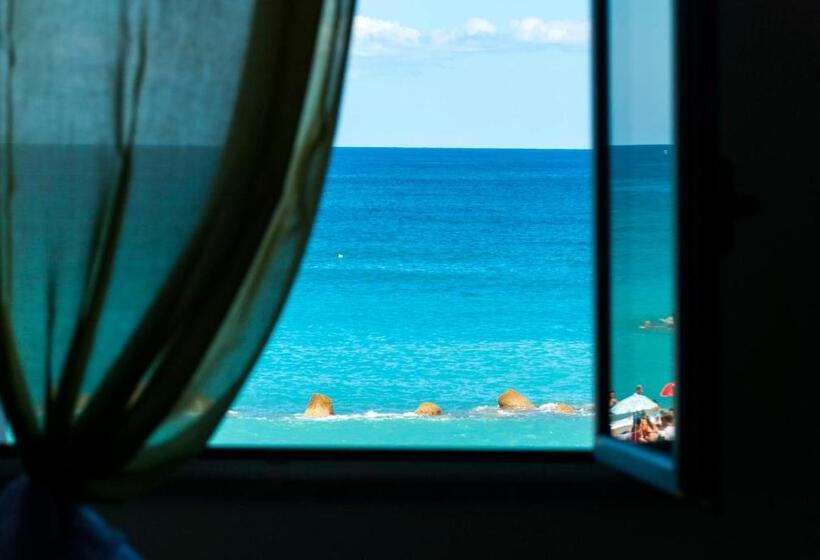 Номер Стандарт Вид на Море, In Riva Al Mare B&b