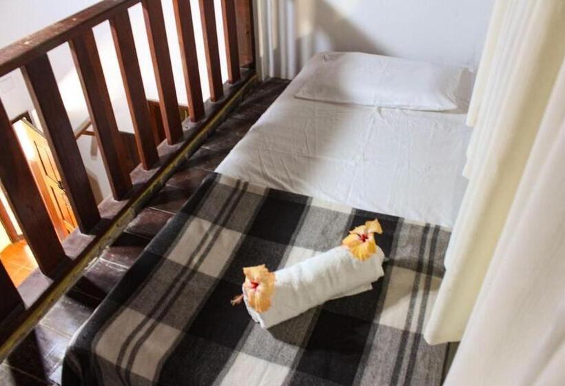 Quarto Triplo Standart, Pousada Parador 081