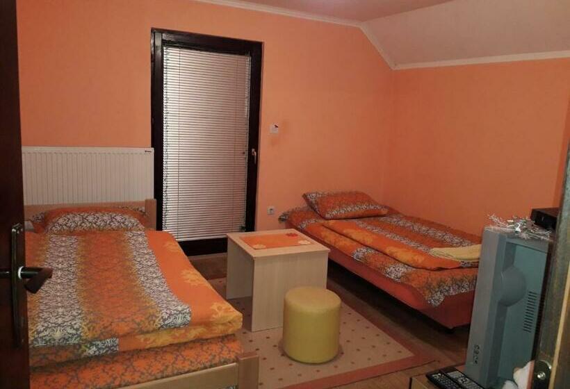 اتاق استاندارد با بالکن, Rooms Violeta