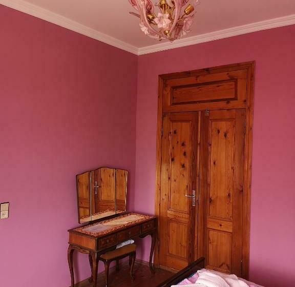 اتاق استاندارد, Shorena's House