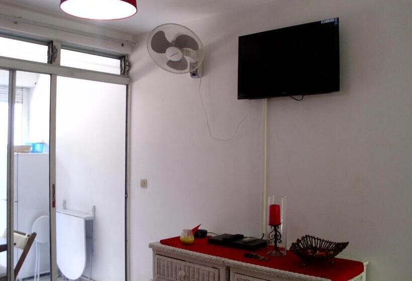 استودیوی استاندارد, Studio Des Iles