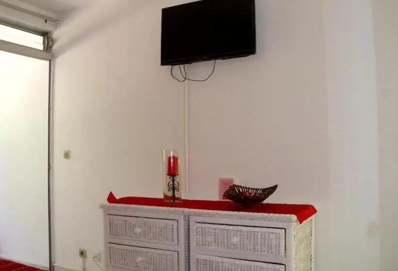 استودیوی استاندارد, Studio Des Iles