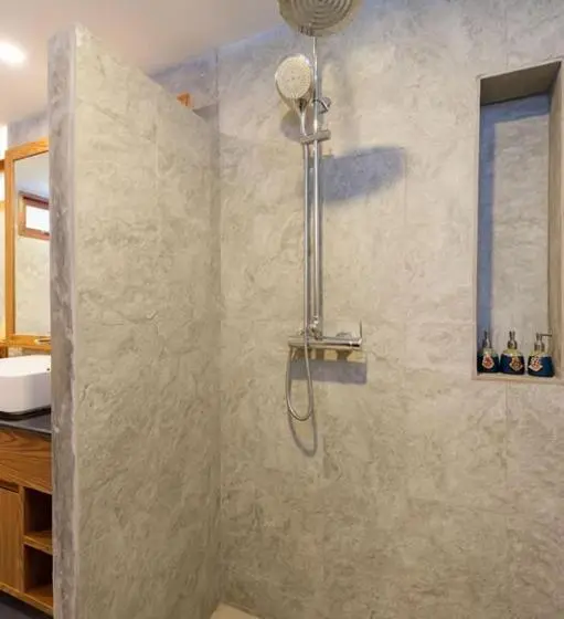 اتاق لوکس با بالکن و چشم‌انداز دریا, View Point Resort