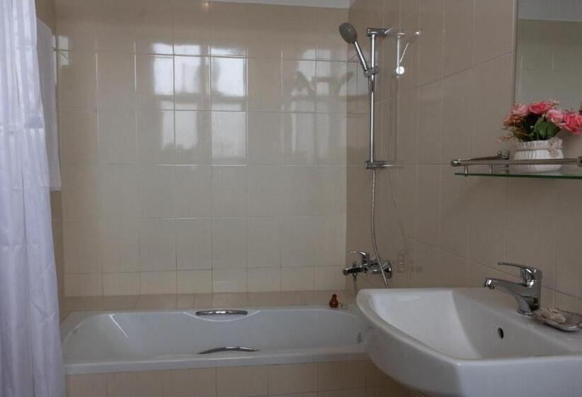 سوییت جونیور لوکس, Rokpa Guest House