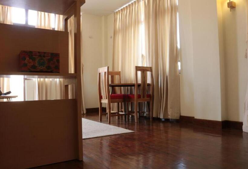 سوییت جونیور لوکس, Rokpa Guest House