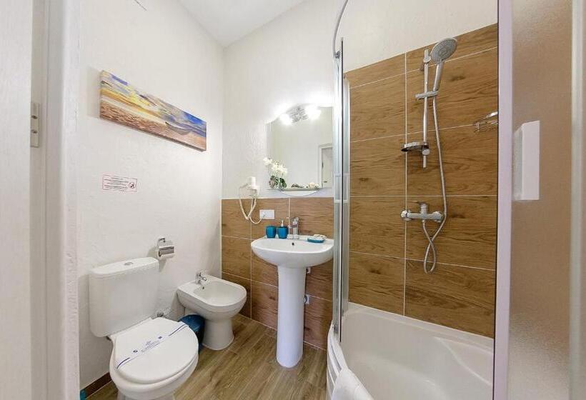 سوئیت با بالکن, Apart Hotel Poseidon