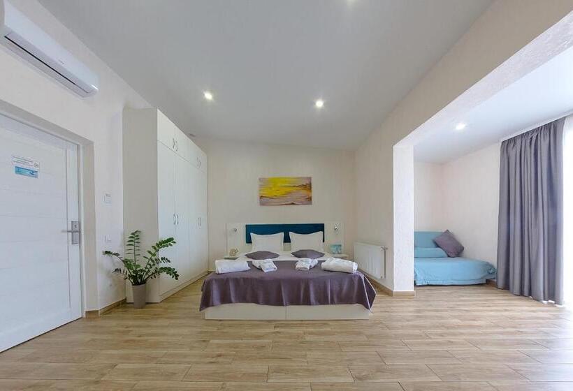 سوئیت با بالکن, Apart Hotel Poseidon