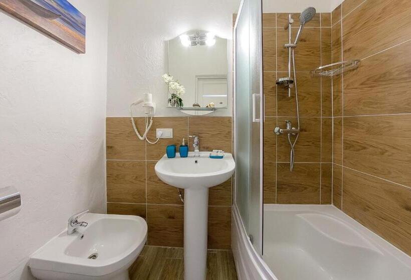 سوئیت با بالکن, Apart Hotel Poseidon
