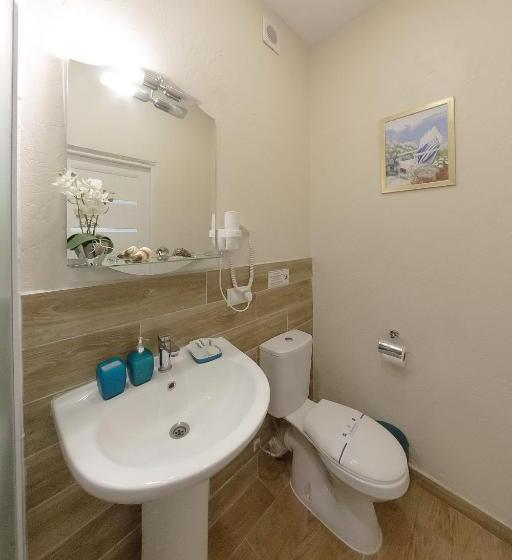 سوییت جونیور با بالکن, Apart Hotel Poseidon