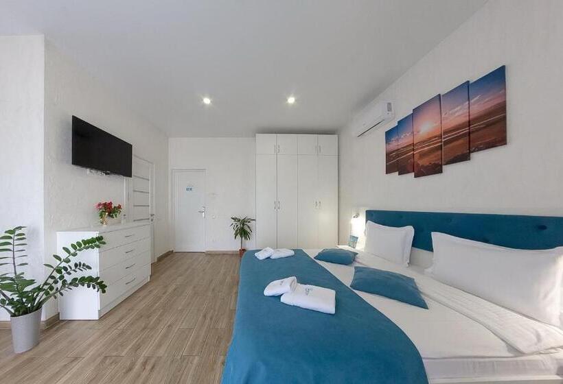 سوییت جونیور با بالکن, Apart Hotel Poseidon