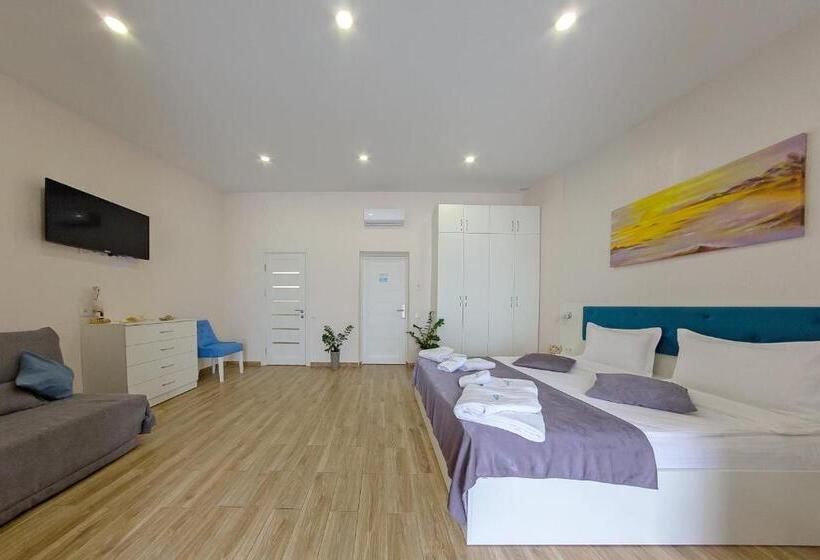 سوئیت با بالکن, Apart Hotel Poseidon