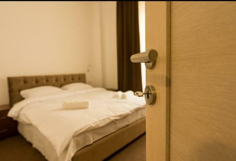 اتاق لوکس, Luxa Apartmani