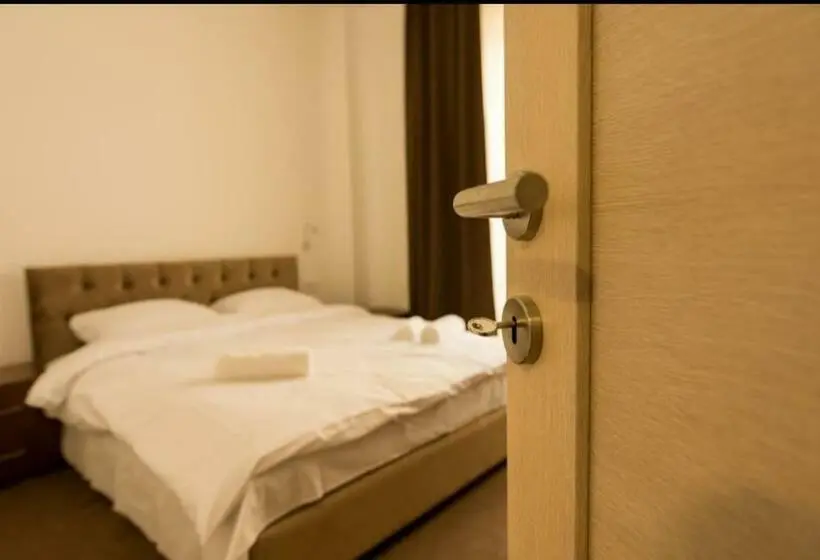 اتاق لوکس, Luxa Apartmani