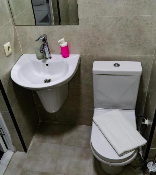 اتاق استاندارد با بالکن و چشم‌انداز دریا, New House Kobuleti