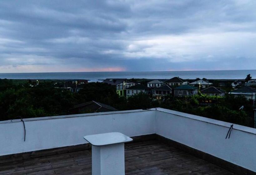 اتاق لوکس سه تخته, New House Kobuleti