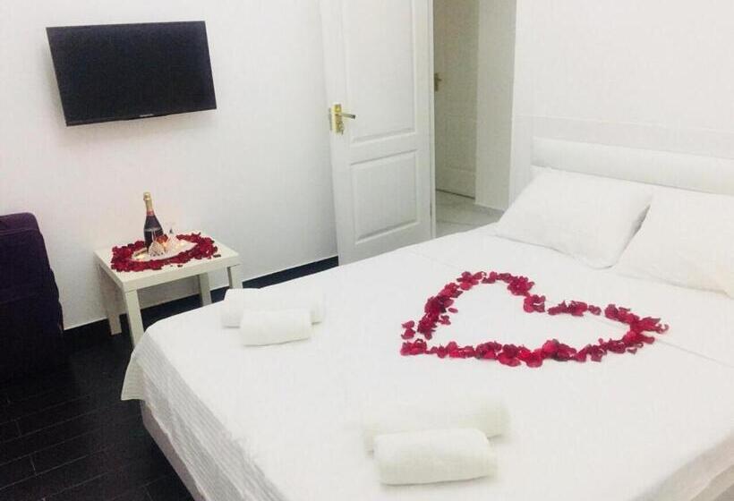 اتاق لوکس سه تخته, New House Kobuleti