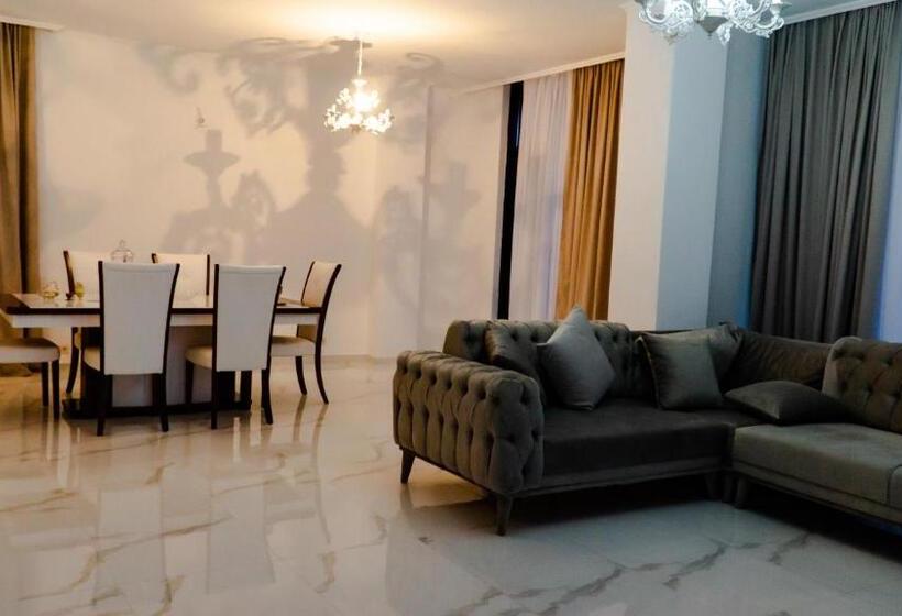 اتاق لوکس سه تخته, New House Kobuleti