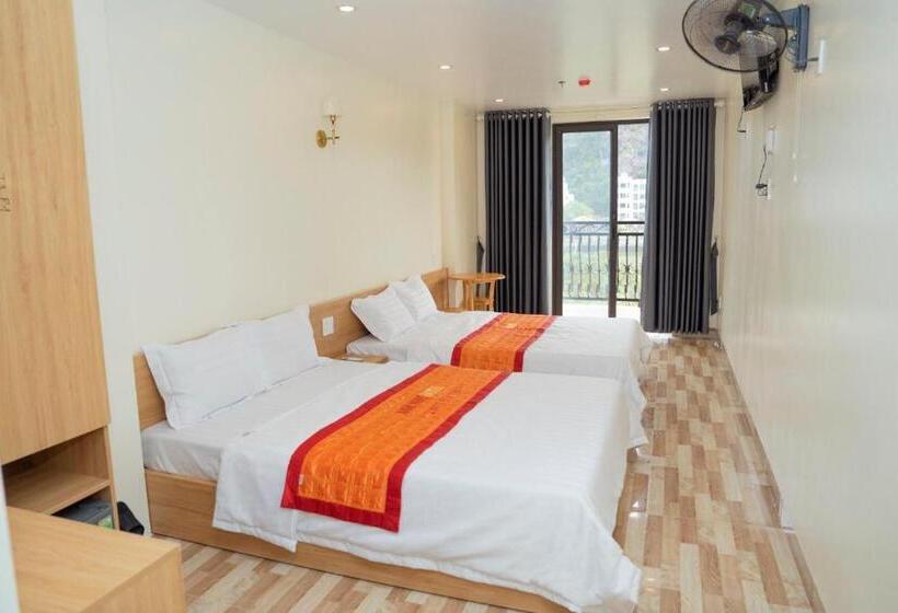 اتاق استاندارد چهار تخته با چشم‌انداز دریا, Sea Balcony