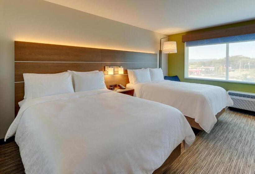 스탠다드 룸, Holiday Inn Express & Suites Roanoke – Civic Center