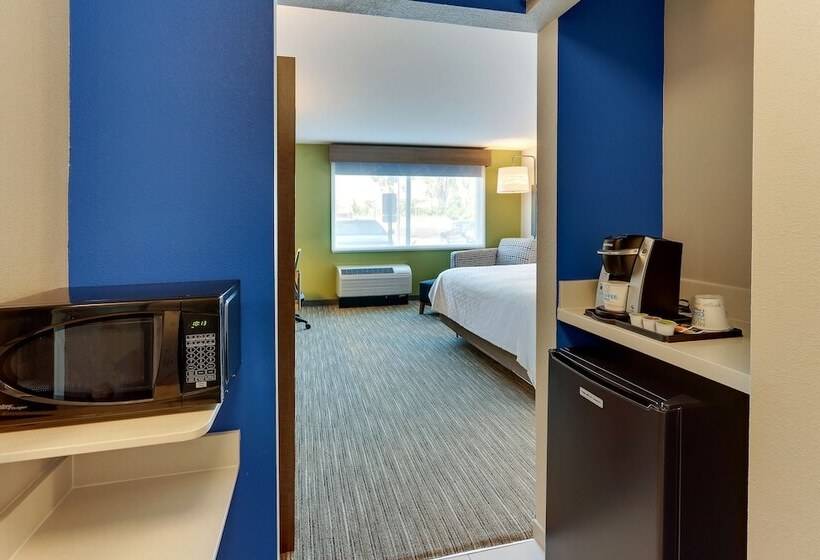 스탠다드 룸, Holiday Inn Express & Suites Roanoke – Civic Center