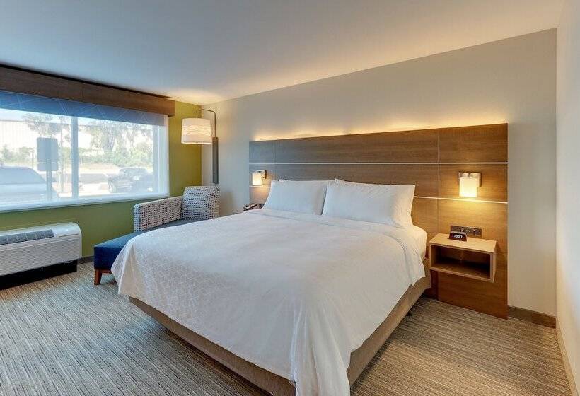 스탠다드 룸, Holiday Inn Express & Suites Roanoke – Civic Center