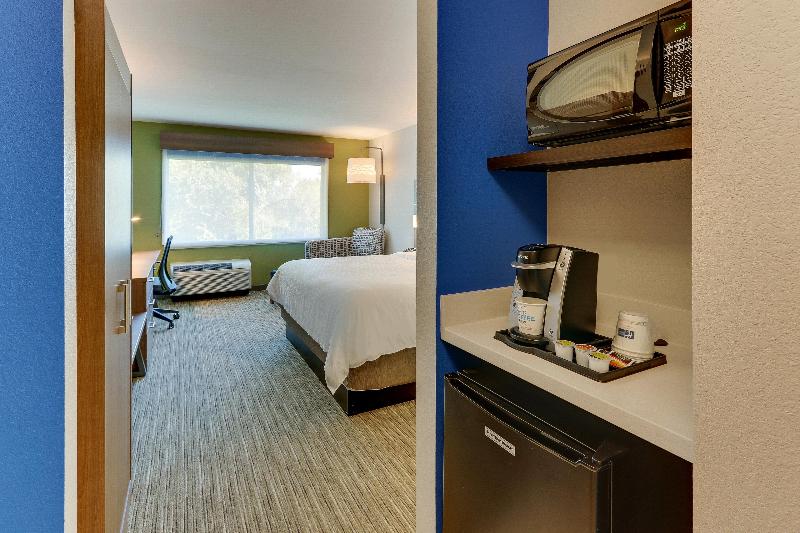 장애인을 위한 스탠다드 룸, Holiday Inn Express & Suites Roanoke – Civic Center