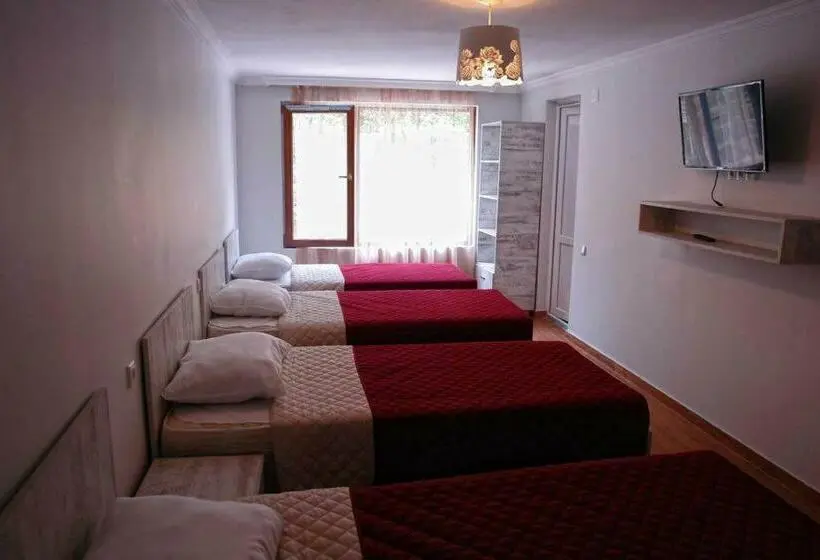 اتاق کلاسیک چهارنفره, Villa La Familia