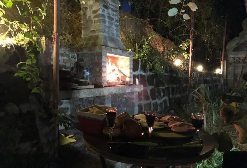 اتاق راحتی سه تخته, Villa La Familia