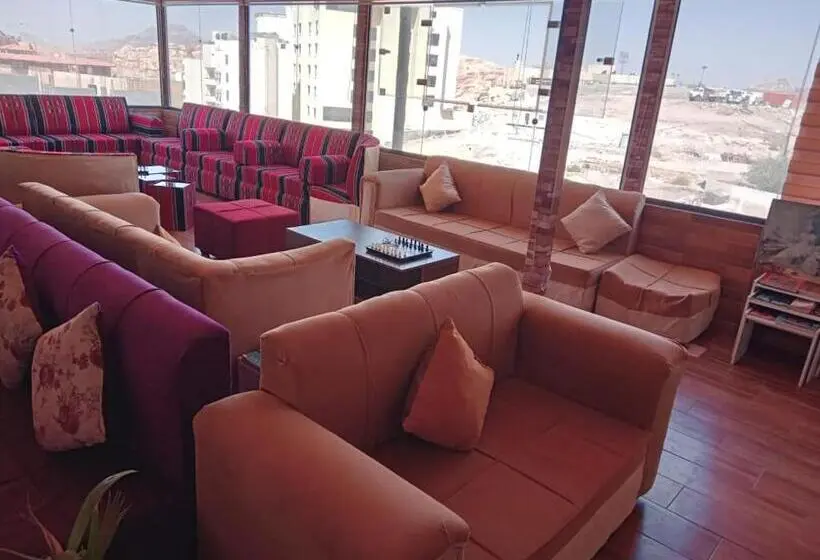تختخواب در اتاق مشترک, Petra Cabin Inn Hostel&resturant