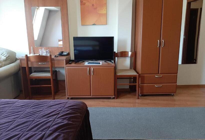 اتاق استاندارد, Sin Kom Hotel Garni