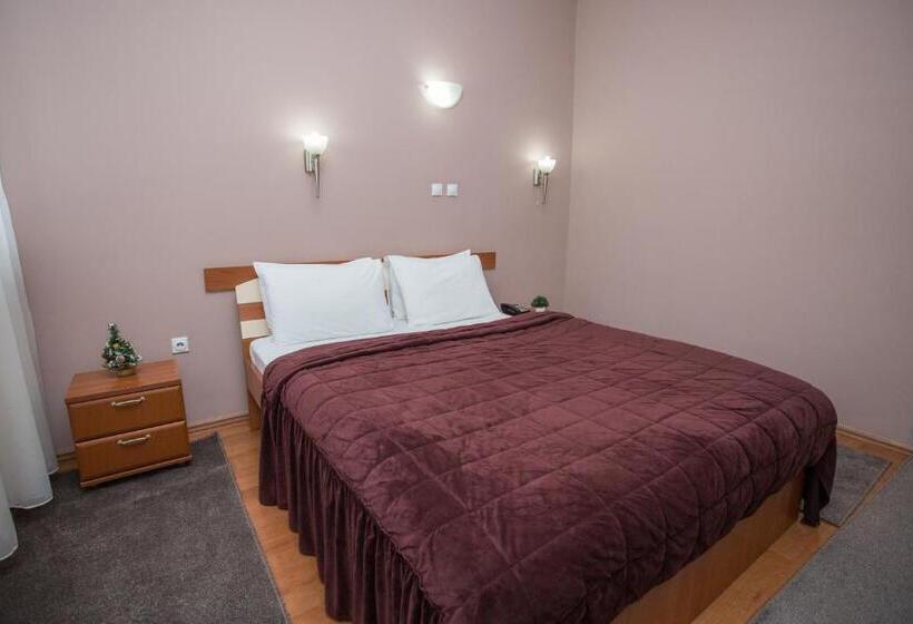 اتاق استاندارد, Sin Kom Hotel Garni