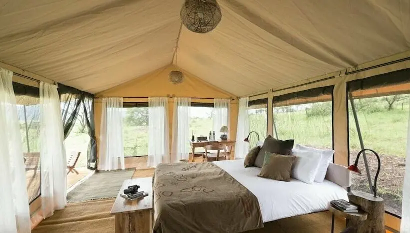 چادر با خدمات رفاهی لوکس, Nyikani Camp  Central Serengeti