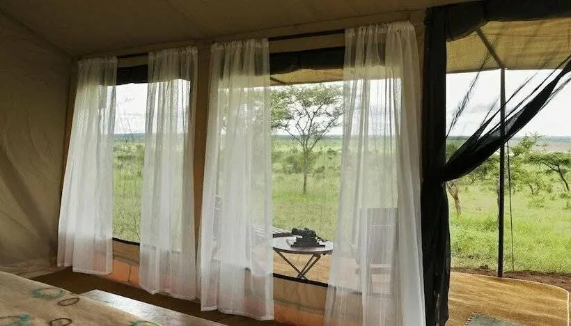 چادر با خدمات رفاهی لوکس, Nyikani Camp  Central Serengeti