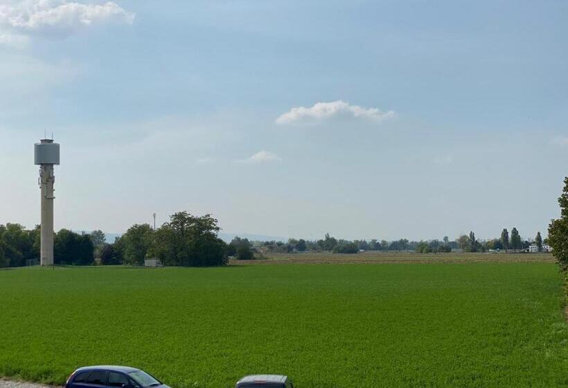 اتاق استاندارد چهارنفره با بالکن, B&b Bertani