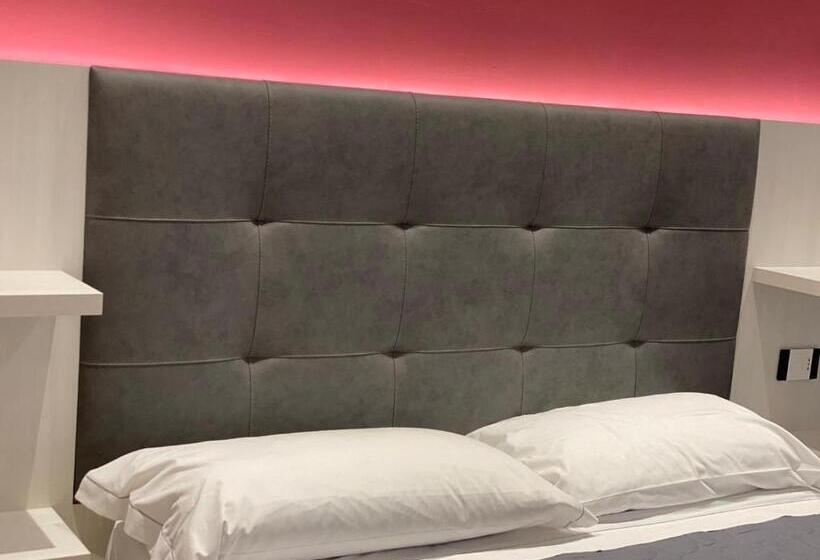 اتاق استاندارد چهارنفره با بالکن, B&b Bertani