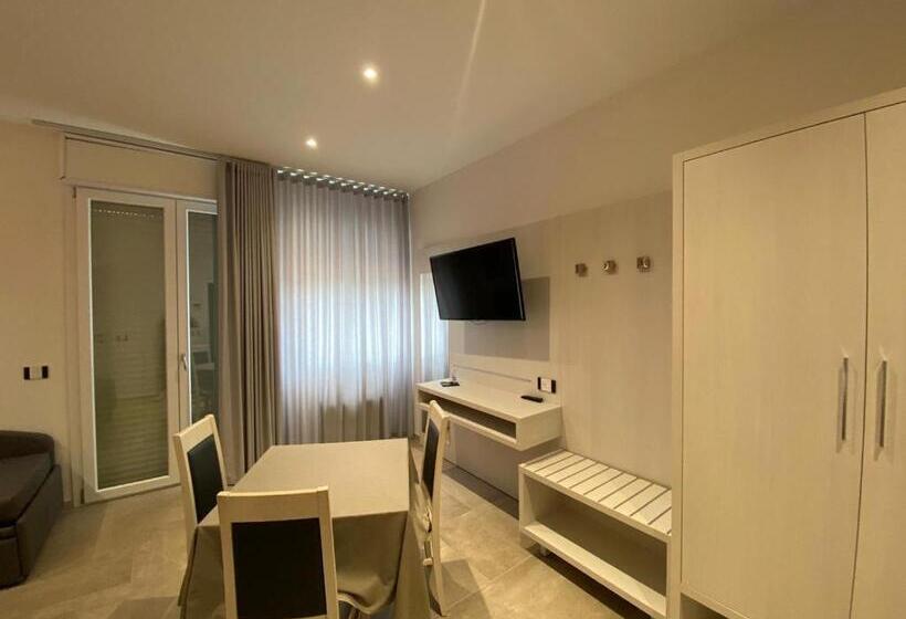 اتاق استاندارد چهارنفره با بالکن, B&b Bertani