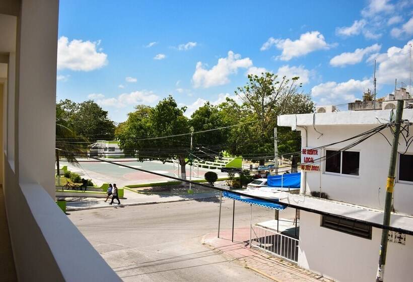 חדר קומפורט, Muchin