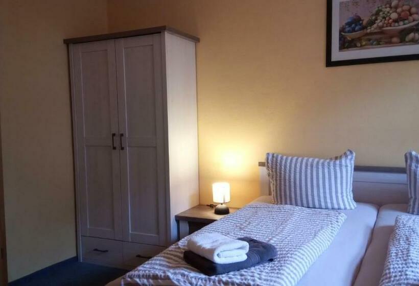 غرفة عائلية, Gasthof Zur Rose