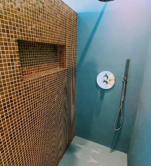 キングサイズベッドのスーペリアルーム, Al 33 Giri