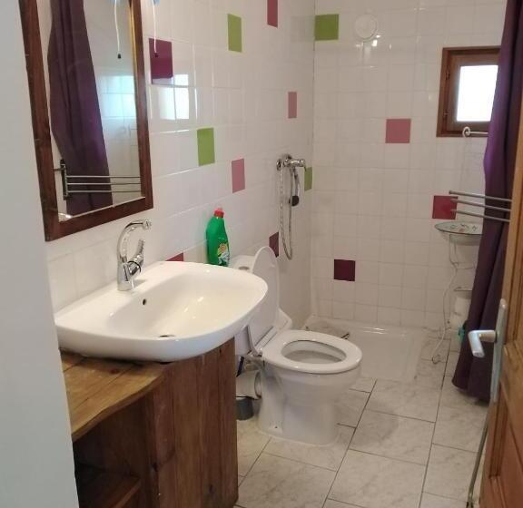 סטודיו משפחתי, Les Loups Dans La Bergerie