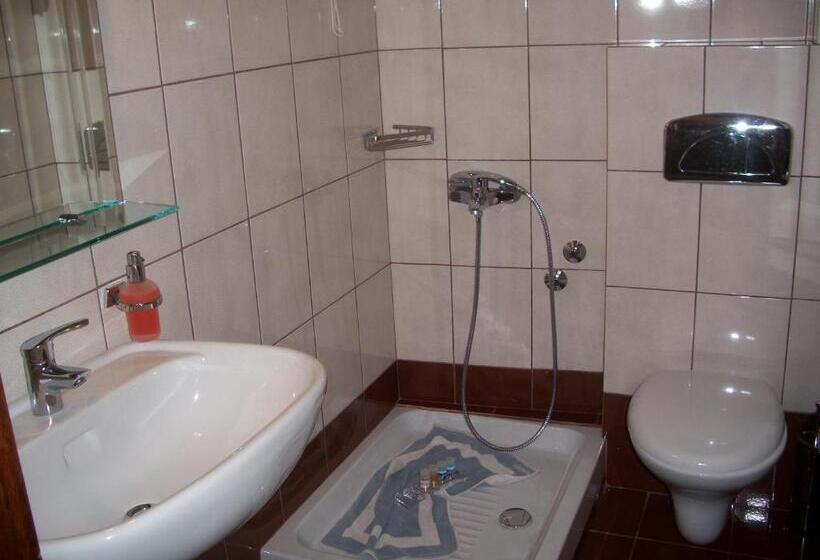 스탠다드 스튜디오, Filoxenia