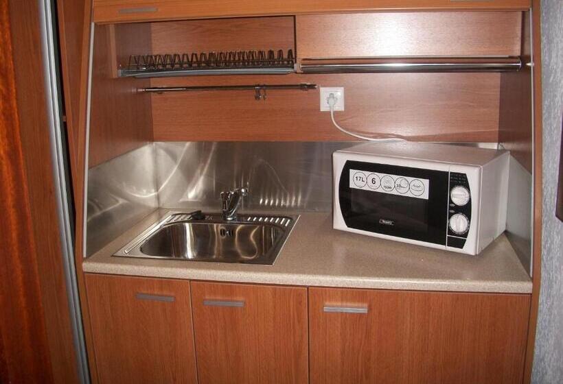 스탠다드 스튜디오, Filoxenia