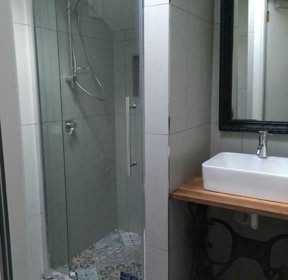 غرفة قياسية حمام مشترك, Assemblage Boutique Art B & B