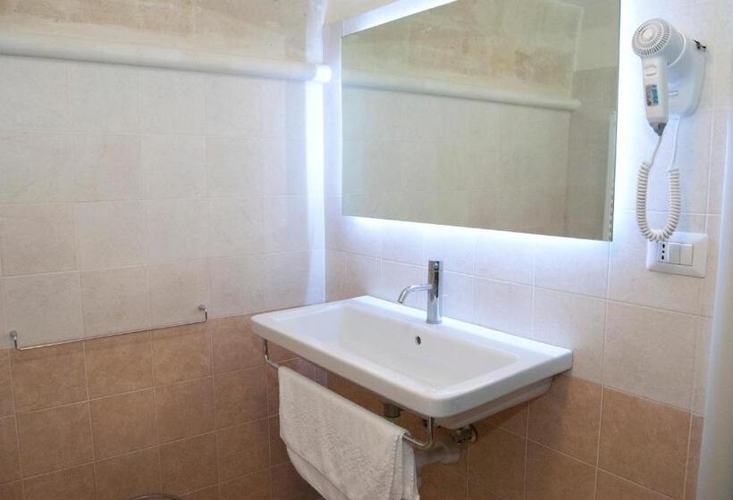 استودیوی استاندارد, Casa Del Sole