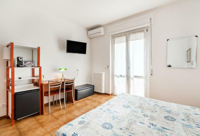 اتاق استاندارد سه تخته با بالکن, Lia Rooms 4