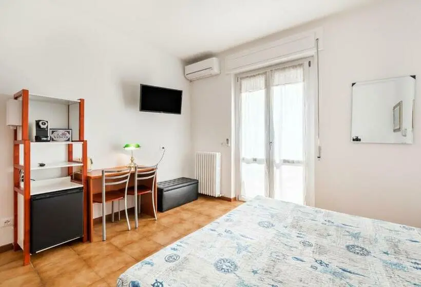 اتاق استاندارد سه تخته با بالکن, Lia Rooms 4