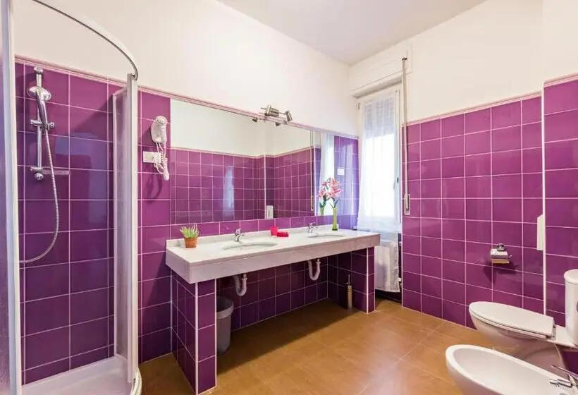 اتاق استاندارد سه نفره, Lia Rooms 4